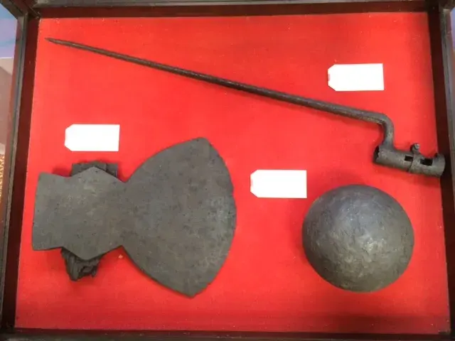 Edge Tool MFG Broadax, Solid-Shot Civil War Era Cannonball, US Model 1855/1861 Springfield Bayonet